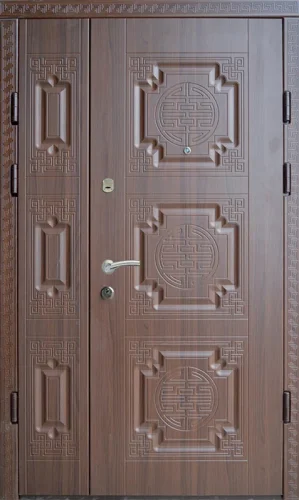 Широкая дверь в дом №51