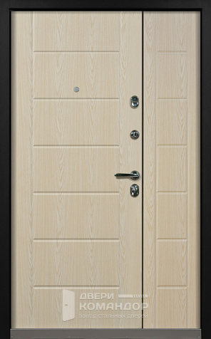 Широкая входная дверь в квартиру №12 - внутренняя сторона